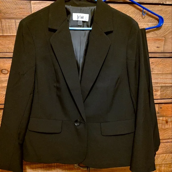 Le Suit jacket and pants - Picture 2 of 4